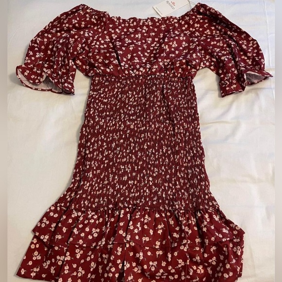 Irococo Dark Red Niche Square Neck Hip-wrapping Fishtail Dress - Picture 1 of 4